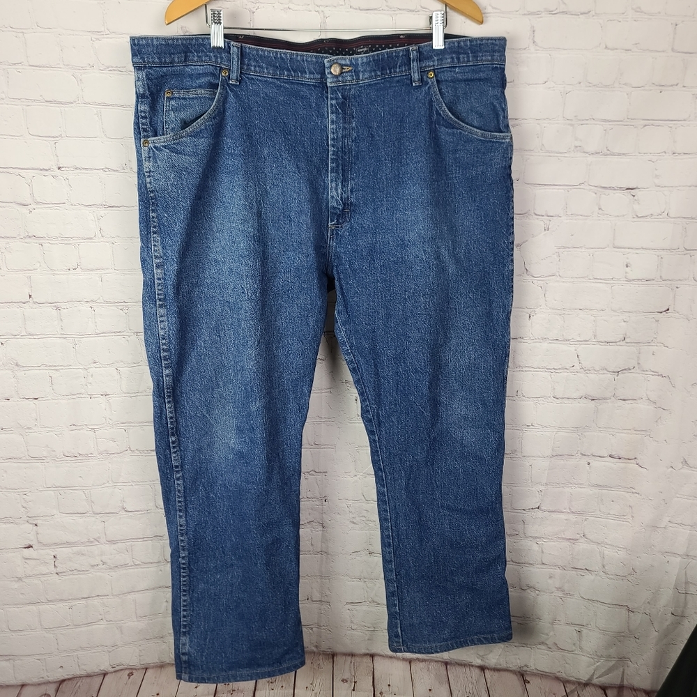 Wrangler Regular Fit 42x29. SHORTENED to approximately 26.25"